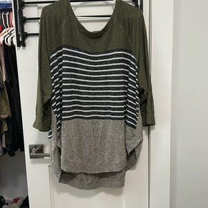 Green Grey 3/4 length sleeve shirt